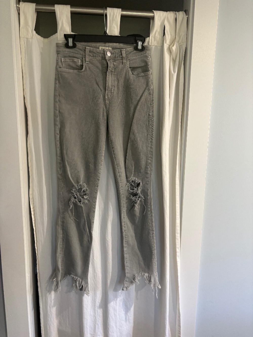 L’Agence High Line Distressed Jeans Grey